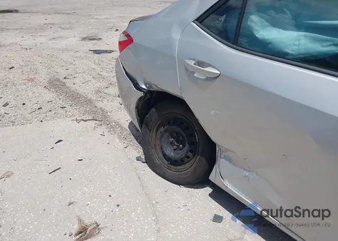 2014 Toyota Corolla L z USA, uszkodzony, nr VIN 5YFBURHE6EP117788